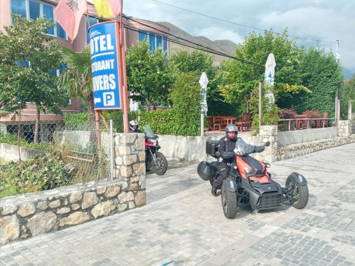 Hotel Restaurant Univers Shkodër Exteriér fotografie