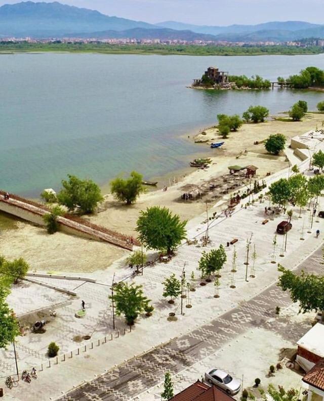 Hotel Restaurant Univers Shkodër Exteriér fotografie